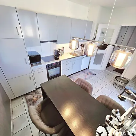 Charmante Dreilaendereck Ch, De & Fr Apartment