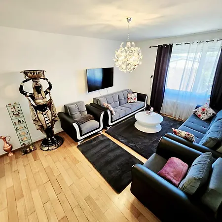 Charmante Dreilaendereck Ch, De & Fr Apartment Basel